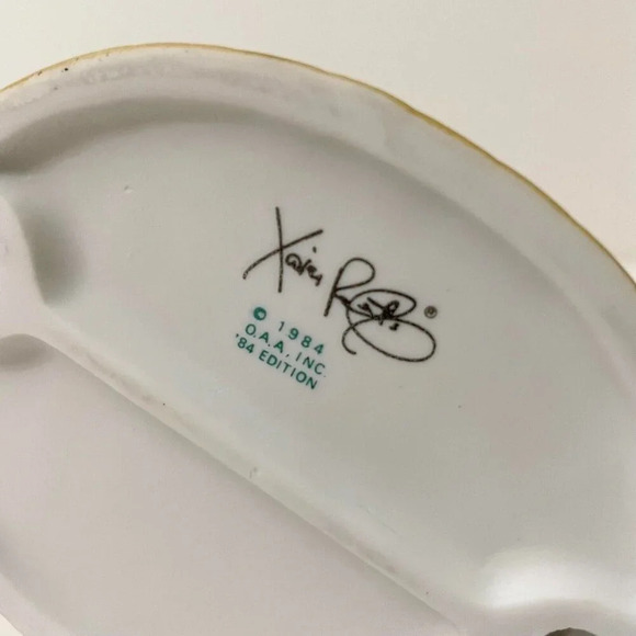 1984 Cabbage Patch Kids Porcelain Figurine Girl Feeding Baby in Cradle - Picture 9 of 16